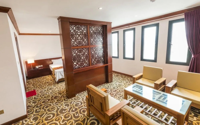 Hoang Trung Hotel