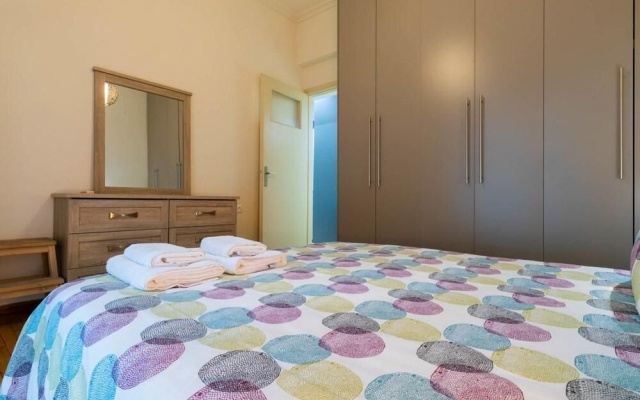 Luxury Apartment Next to Kallimarmaron