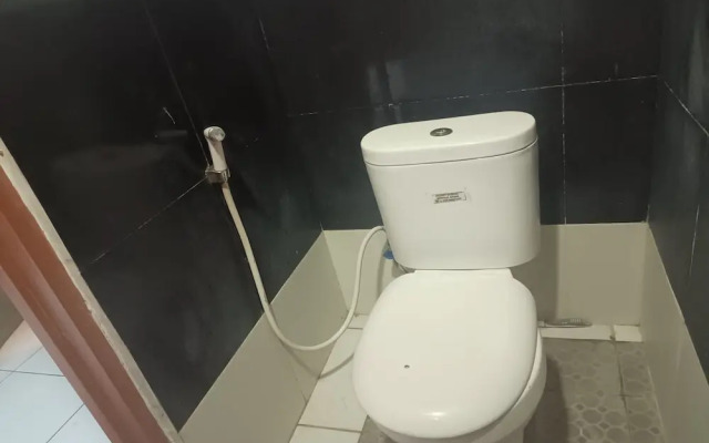 OYO 93485 Hotel Kenzie Sentani