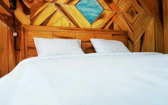 Ayodhya Garden Hostel Yogyakarta by HOM