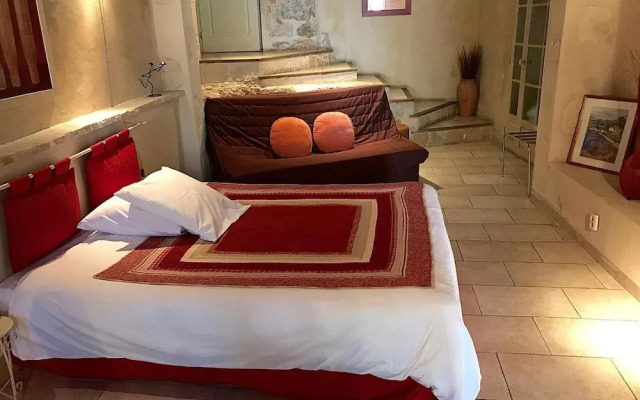 Logis Le Mas Et La Flambee Du Luberon