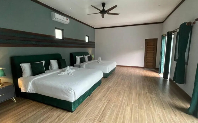 Villa Emerald: 3 Bedroom Pool Villa Near River