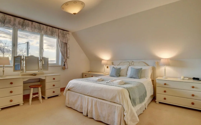 Spacious Holiday Home in Croyde near Sea
