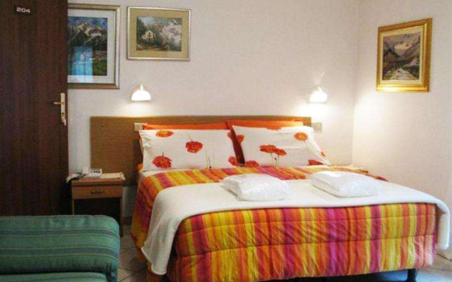 Hotel Bucaneve
