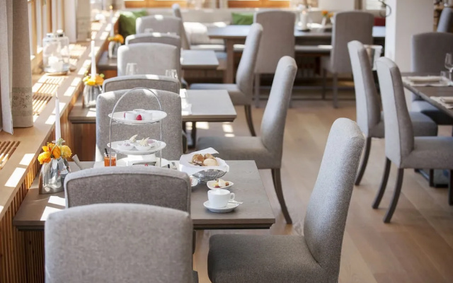 TAUROA Seehotel Grundlsee