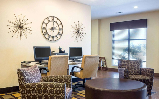 Quality Inn & Suites Minot North