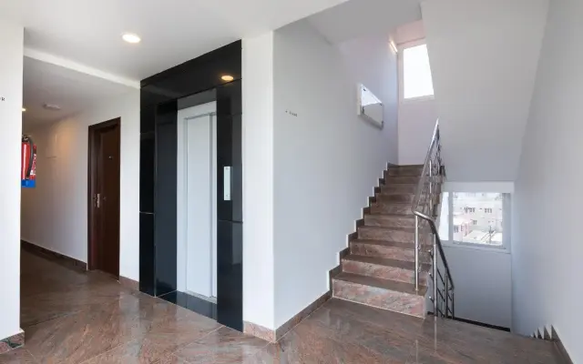 SilverKey Executive Stays 30377 Siri Square