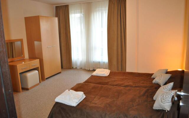 Bansko Royal Towers Hotel вид на фасад