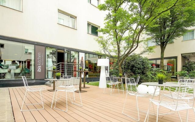 Ibis Milano Centro Hotel вид на фасад