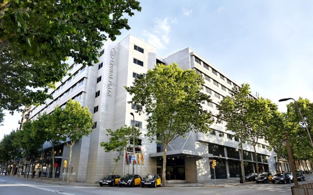 Отель Crowne Plaza Barcelona - Fira Center вид на фасад