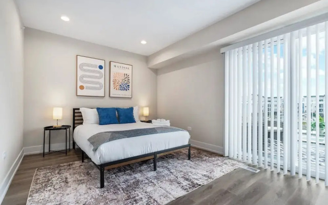 Spacious 4BR Warrenville Home- Rep 1