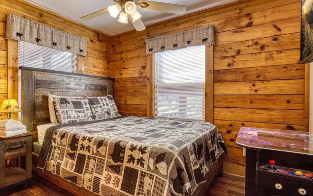 Greenbrier Woods 2 Bedroom Cabin