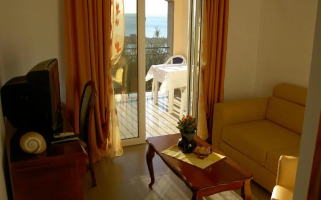 Apartmani More