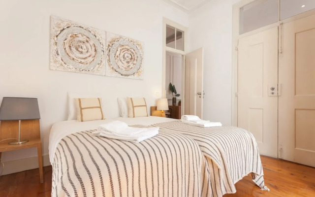 Tejo Vintage Three-Bedroom Apartment - by LU Holidays