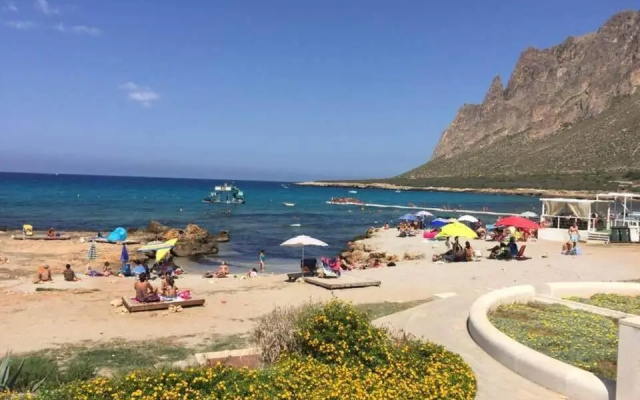 vacanza CORNINO 100 mt dal mare