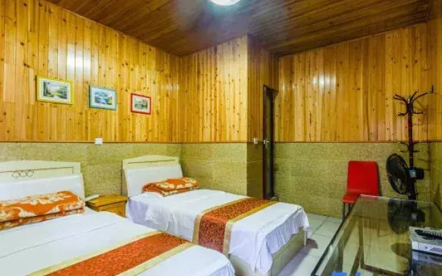 Dujiangyan Huaxiang Homestay