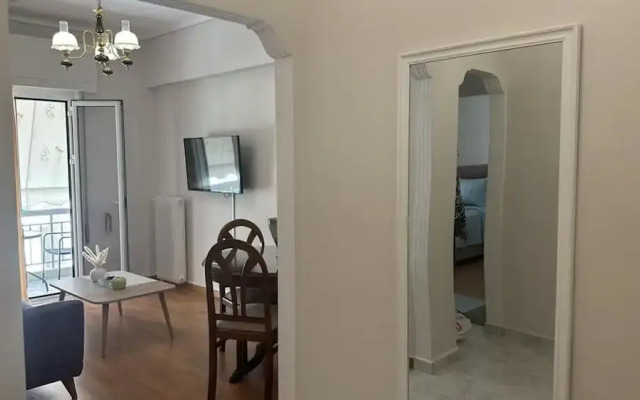 Apartment With Stunning Views - Sleeps 3 & Parking