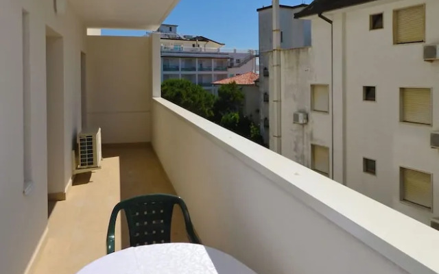 Lovely Flat With Balcony Near the City