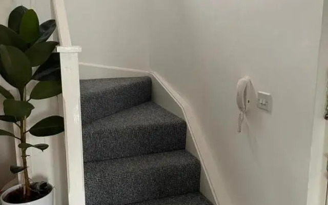 2 Bed-sleeps 7-free Parking-balcony