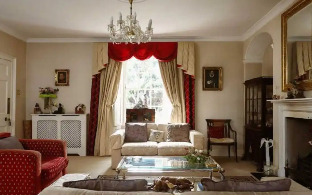 Prospect House Elegant Georgian 4BR Home Durnham