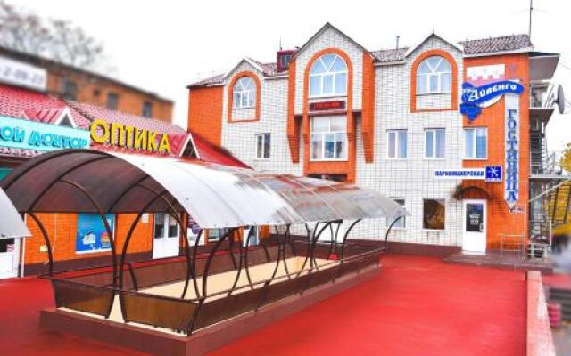 Гостиница Айвенго в Ейске отзывы, цены и фото номеров - забронировать гостиницу Айвенго онлайн Ейск вид на фасад
