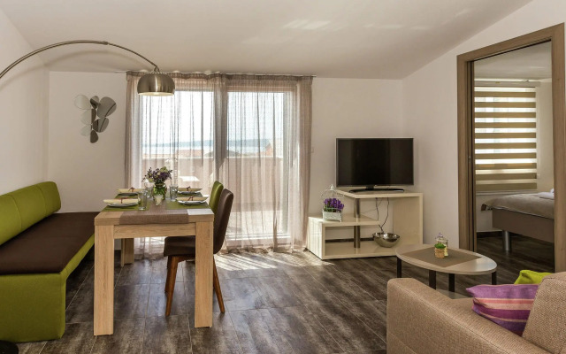 Comfortable Villa in Kaštel Novi with Pool