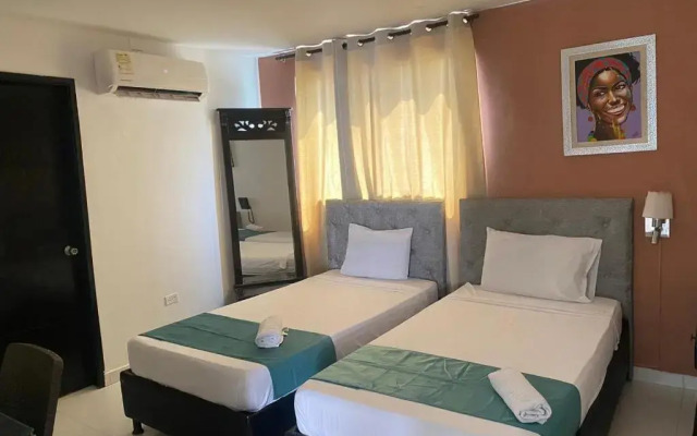 Hotel Olas Marinas Inn