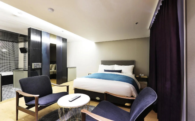 Elle Inn Hotel