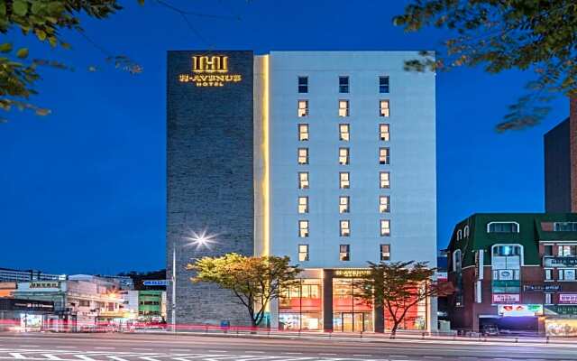 H Avenue Hotel Dongdaemun Sungshin вид на фасад