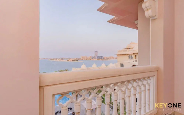 Grandeur 2BR Small Room & Beach Access