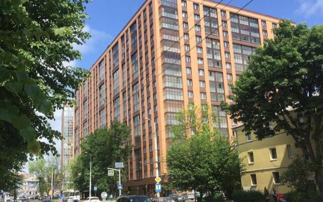 Гостиница Apartamenti Proletraskaya 75 в Калининграде отзывы, цены и фото номеров - забронировать гостиницу Apartamenti Proletraskaya 75 онлайн Калининград вид на фасад