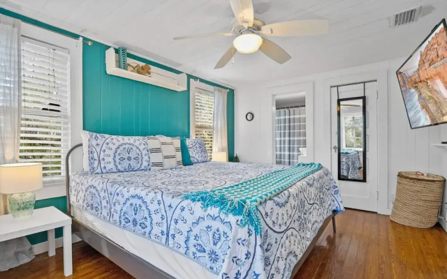 Marvelous Mermaid Beach Bungalow Dog-friendly