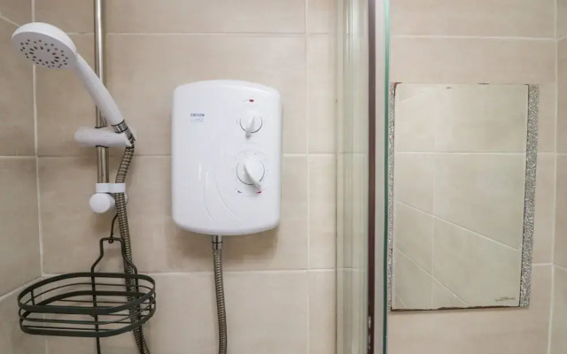 High Wreah Bolt Hole