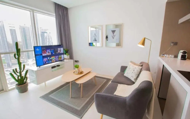 Newly Designed Apartment Walk to the Beach