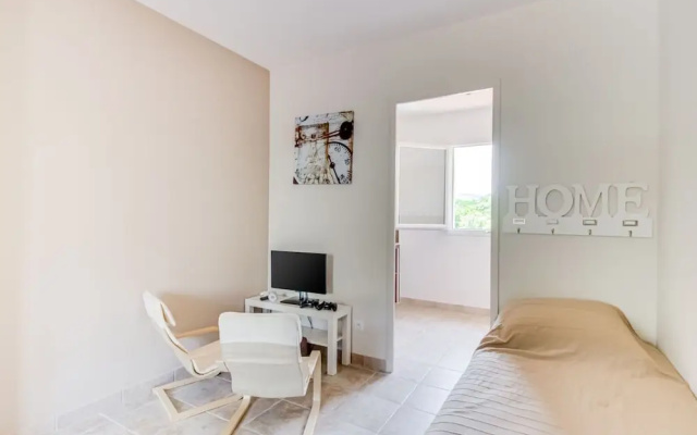Luxurious Holiday Home in Le Plan-de-la-tour With Pool