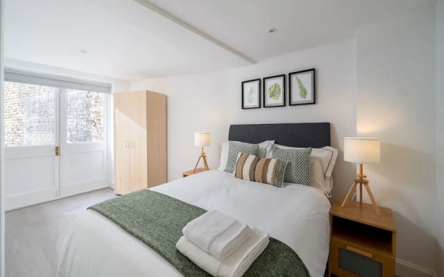 Russell Sq Suite 2 Bed Apartment