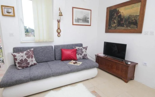 Lolas Apartments