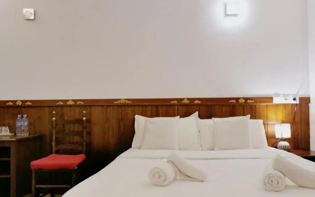 Barcelona Corona Hostal