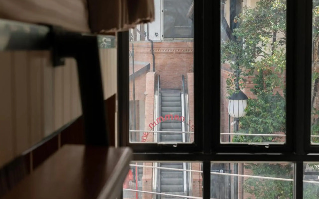 Bed Addict Hostel