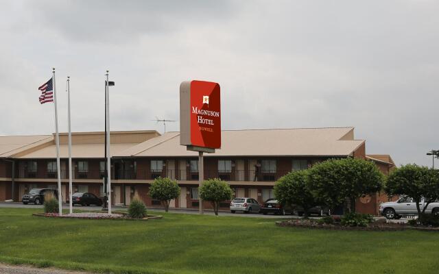 Magnuson Hotel Howell/Brighton вид на фасад
