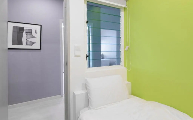 Straits Garden Suites