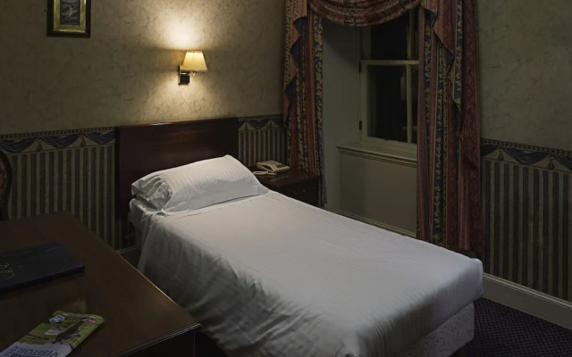 The Queen's Hotel