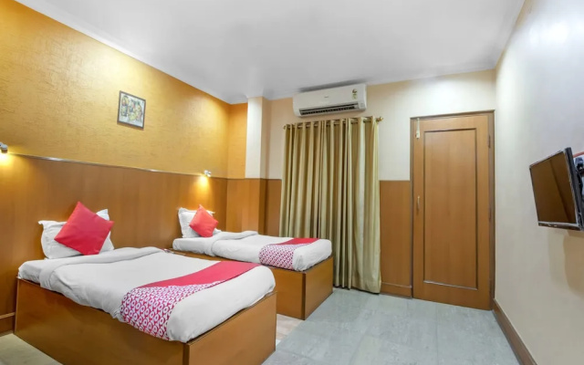 OYO Flagship 7852 Hotel Embassy
