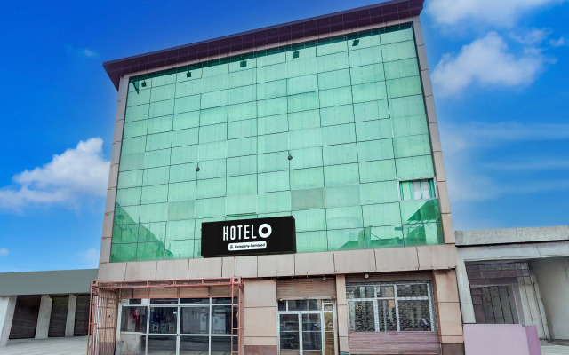 Fabhotel Maharoopa