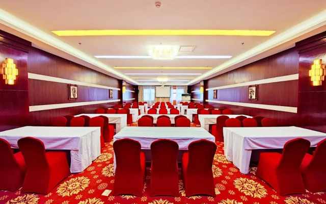 Golden Peacock Hotel Blantyre