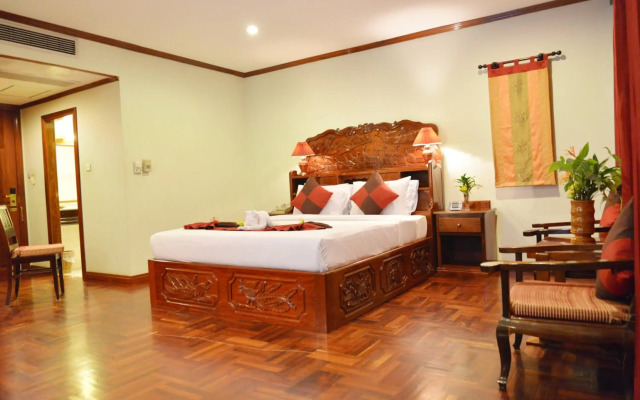 Angkor Hotel