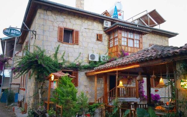 Отель Tas Motel Сиде вид на фасад
