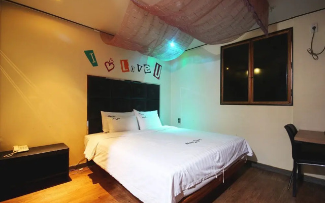 Gunsan Fox Tourist Hotel