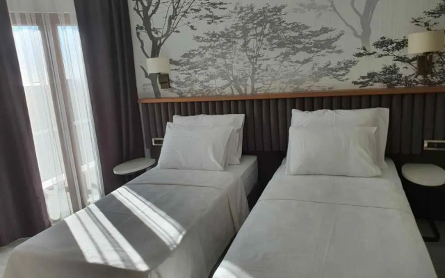 Double Royal Hotel