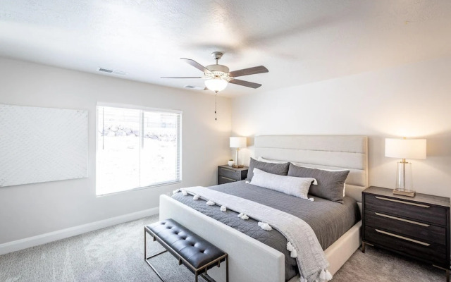 Canyon Crest Escape